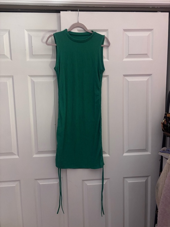 Dresses & Skirts - Sleeveless Ribbed Green Midi Dress